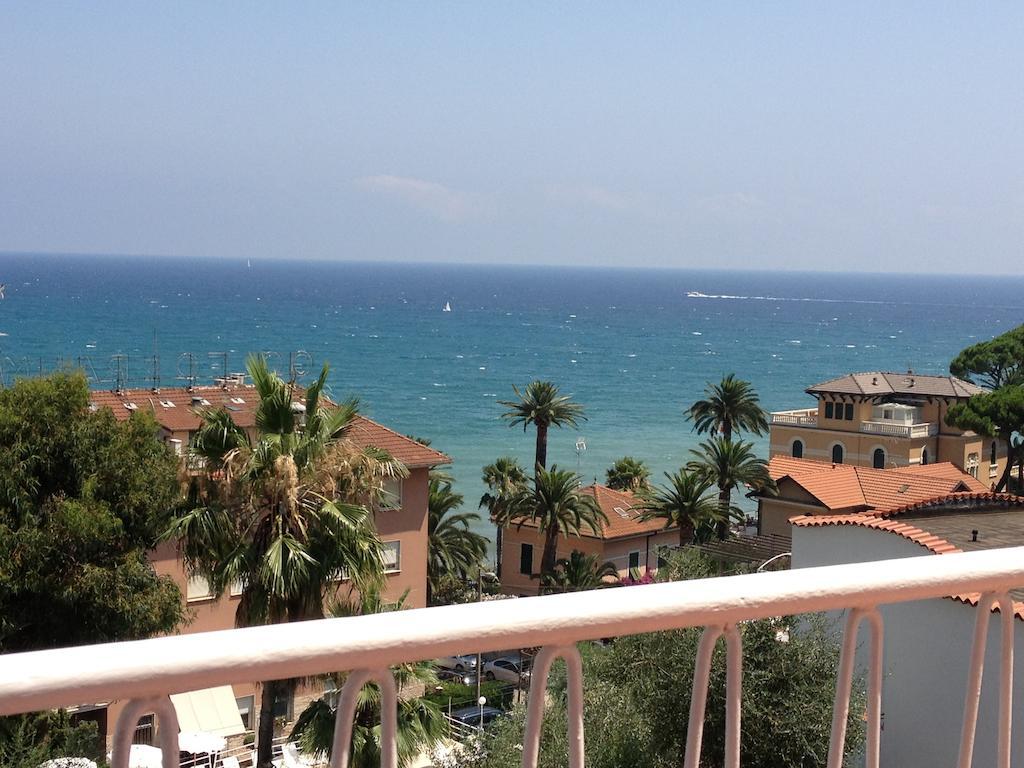 Hotel Nettuno Diano Marina Exteriör bild