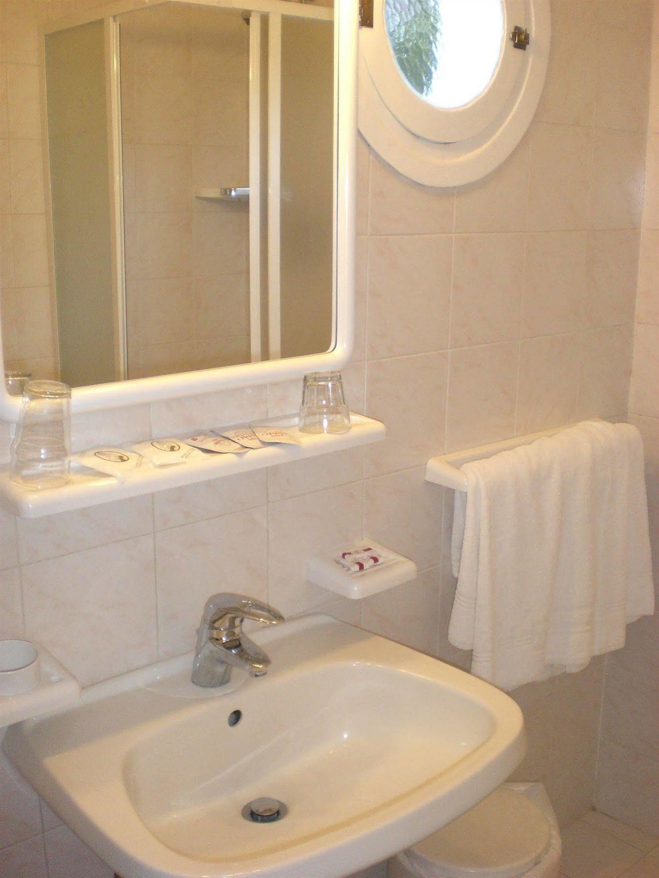 Hotel Nettuno Diano Marina Exteriör bild