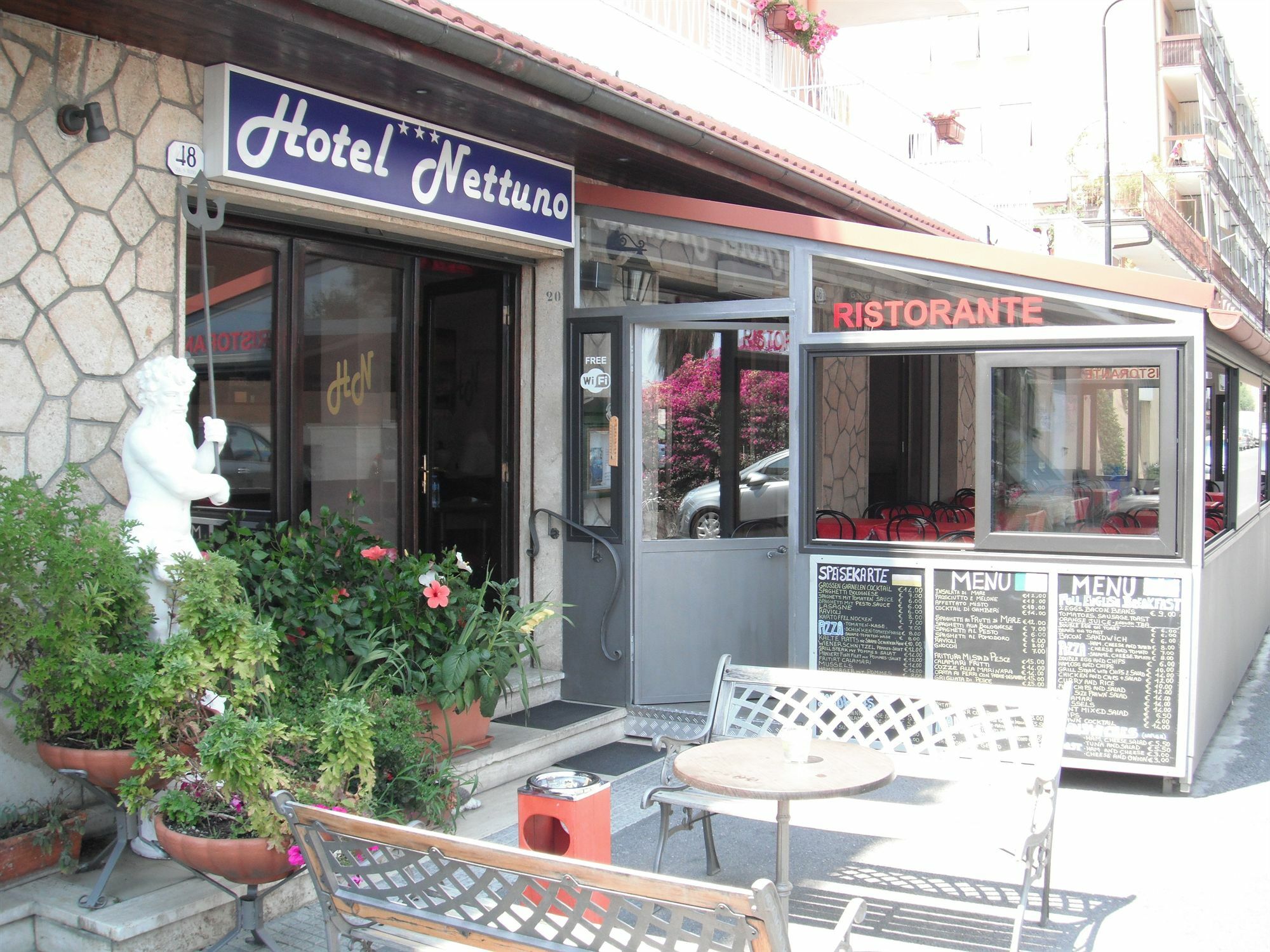 Hotel Nettuno Diano Marina Exteriör bild