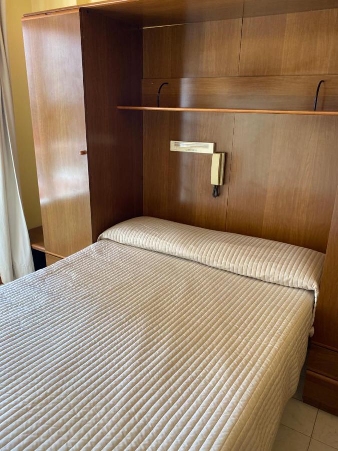 Hotel Nettuno Diano Marina Exteriör bild